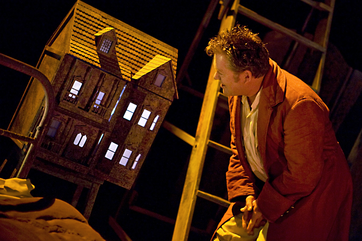 Brendan Charleston in Gulliver by Kit Lambert, Hijinx Theatre. Photo: Simon Gough